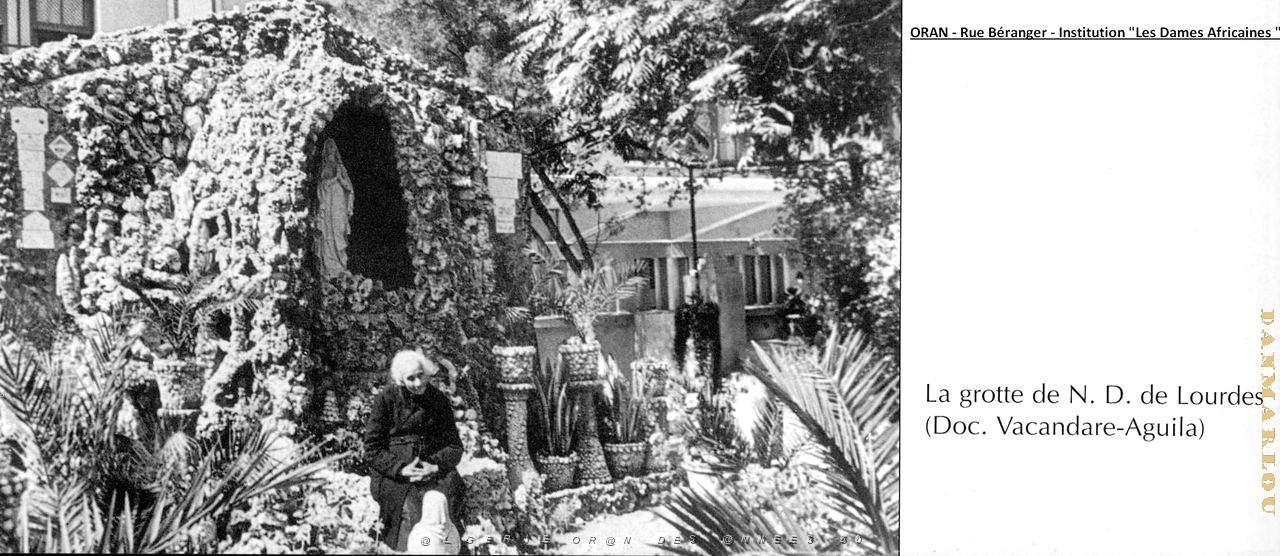 SP g- 007- St Pierre- Dames africaines- rue Beranger.JPG